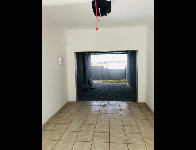 2 BEDROOM SIMPLEX FOR SALE IN GLEN ERASMIA